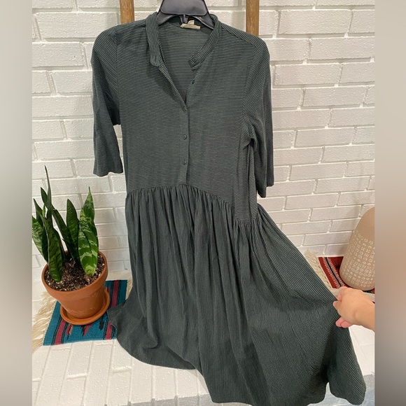 Green striped midi dress, size SMALL with quarter sleeves - Picture 6 of 7
